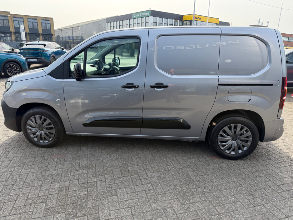 2026 Peugeot Partner - image 7