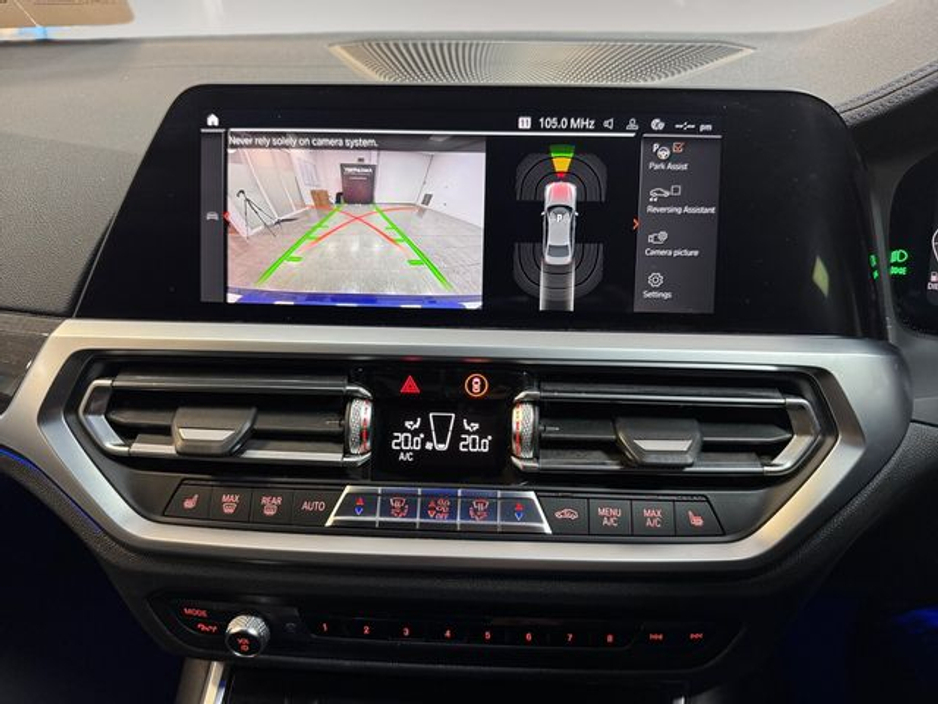 2019 BMW 3 Series - image 14