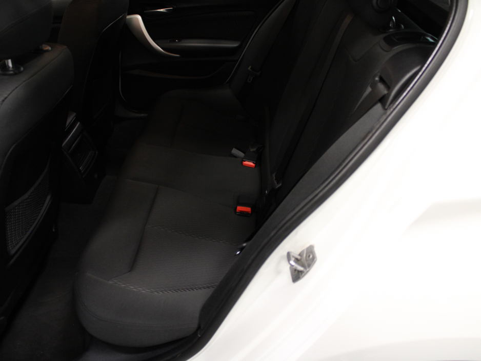 2016 BMW 1 Series - image 28