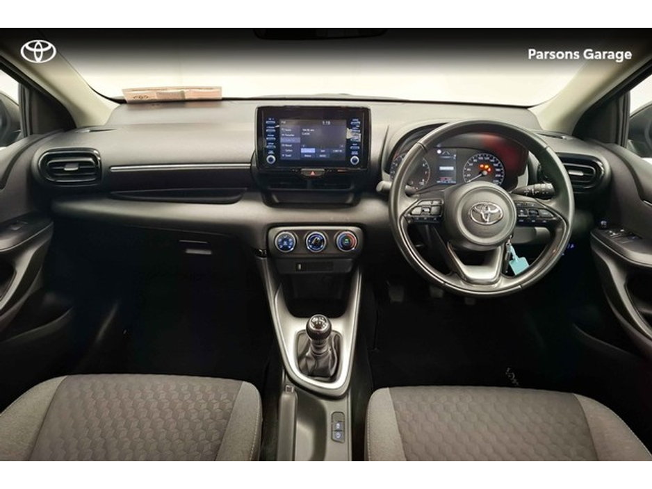 2024 Toyota Yaris - image 6