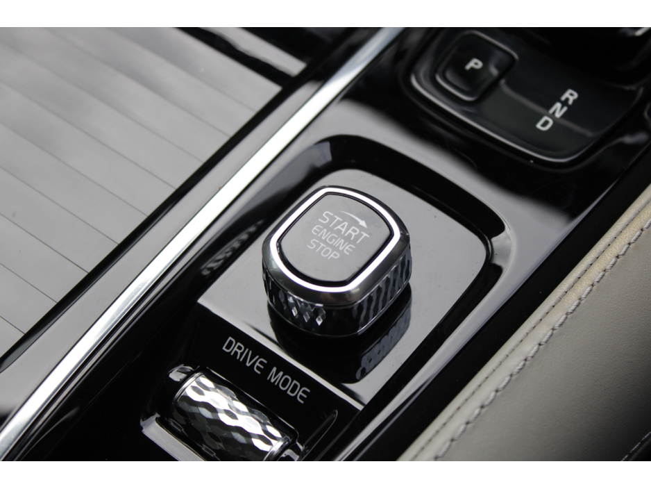 2020 Volvo S60 - image 18