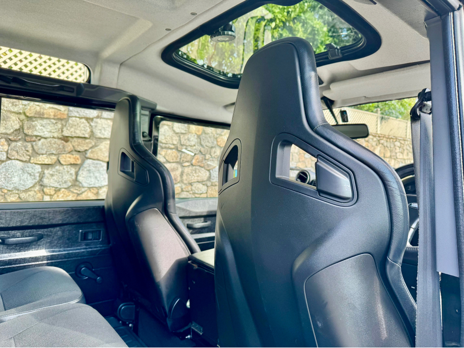 2011 Land Rover Defender - image 17