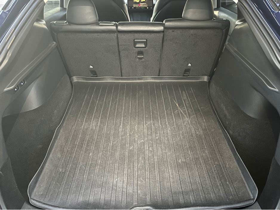2024 Tesla Model Y - image 9