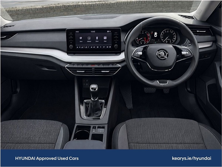 2021 Skoda Octavia - image 4