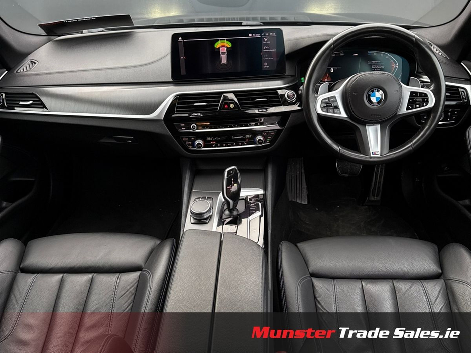 2022 BMW 5 Series - image 9