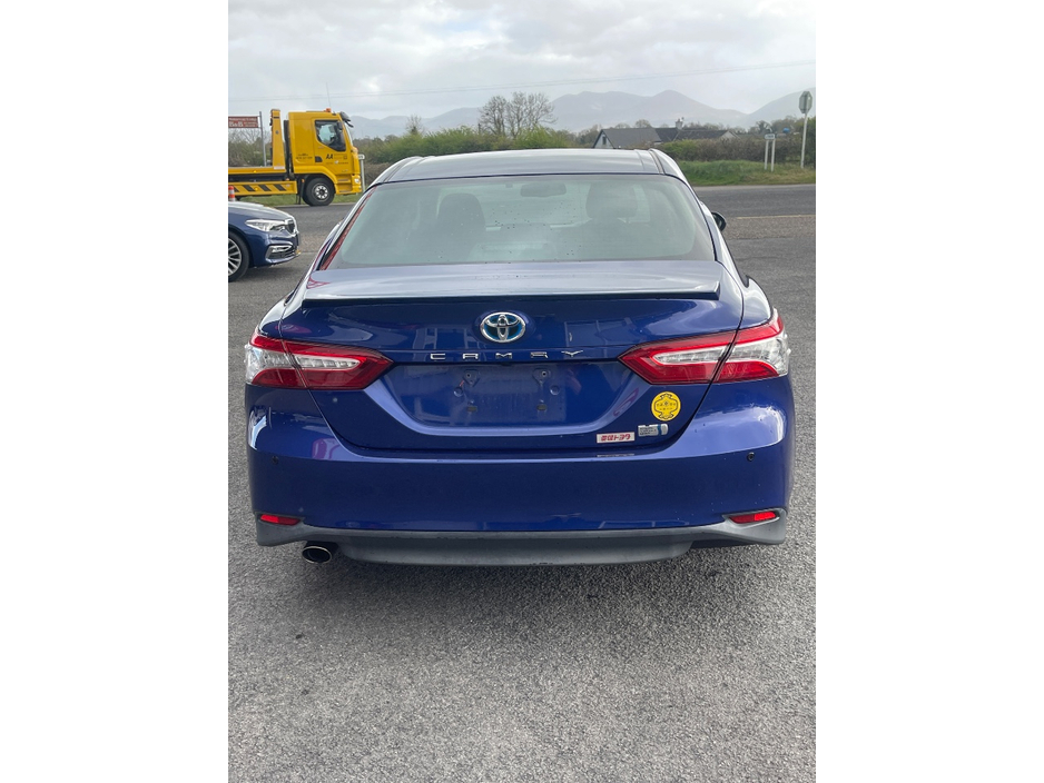 2017 Toyota Camry - image 6