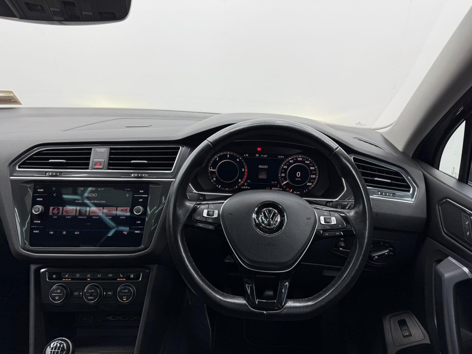 2018 Volkswagen Tiguan - image 12
