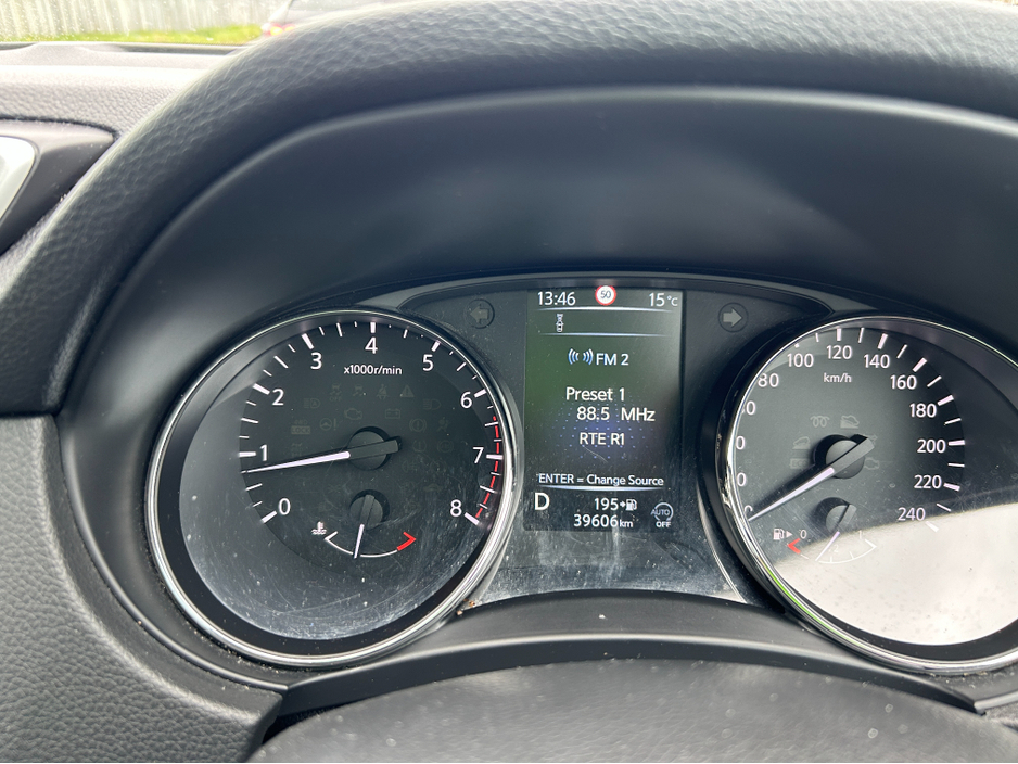 2017 Nissan Qashqai - image 3