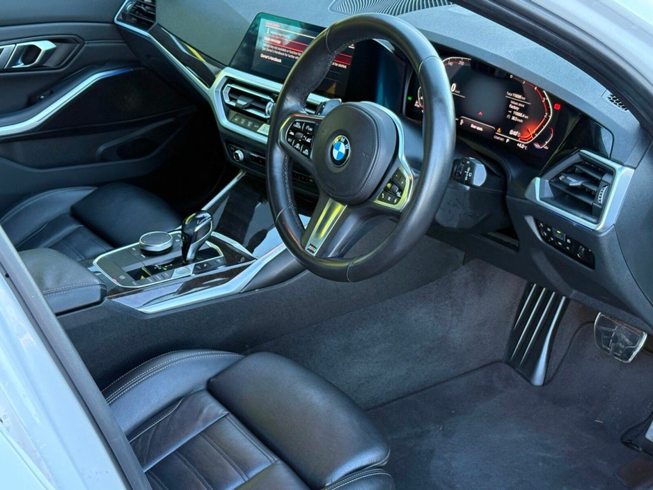 2019 BMW 3 Series - image 7