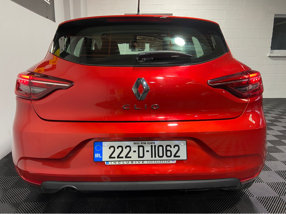 2022 Renault Clio - image 17