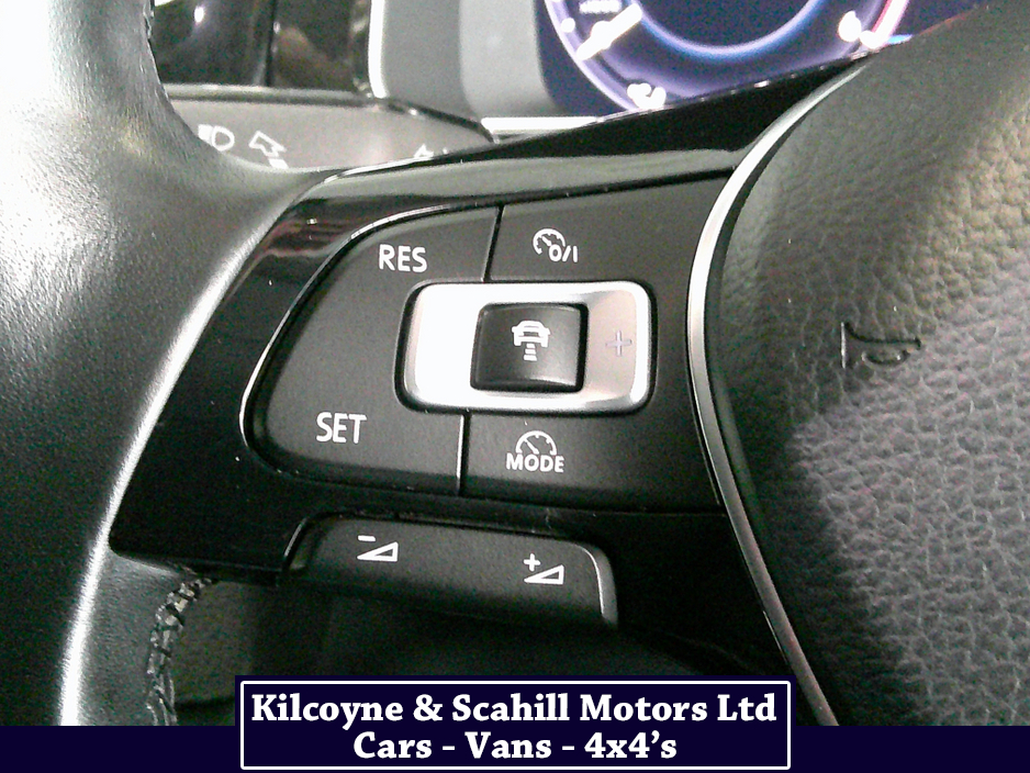 2017 Volkswagen Golf - image 25