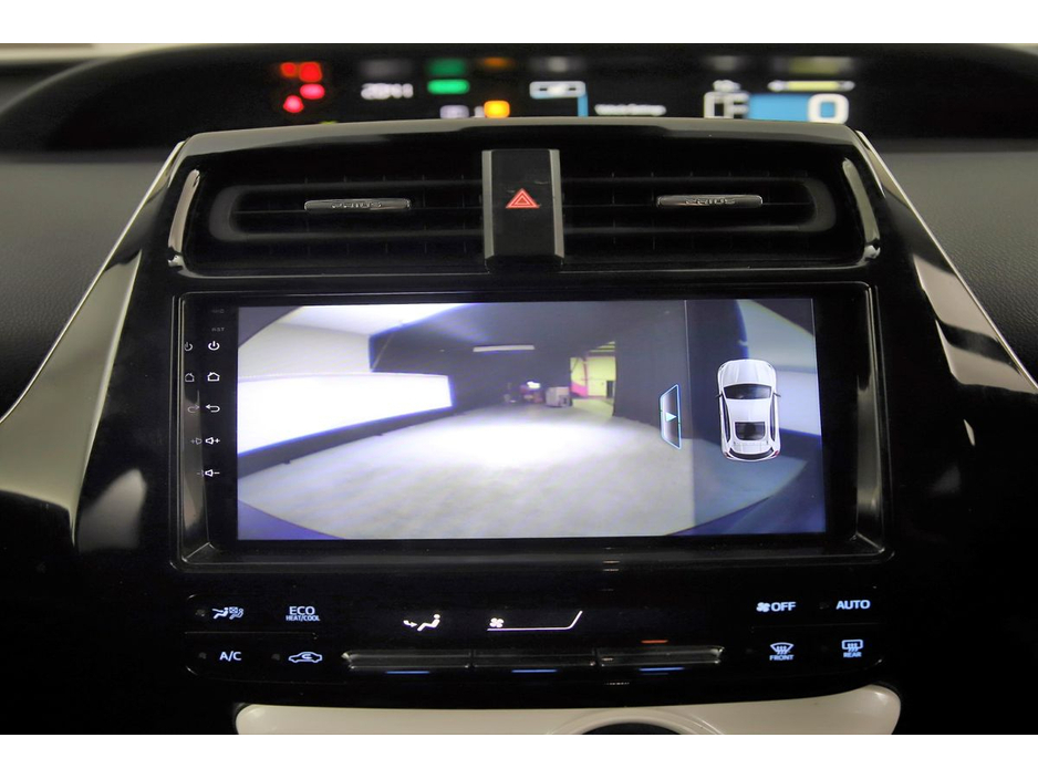 2019 Toyota Prius - image 18