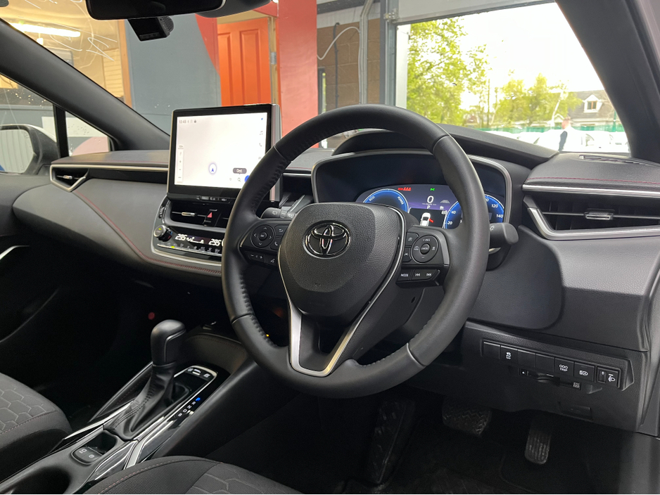 2025 Toyota Corolla - image 9