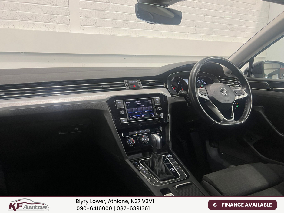 2020 Volkswagen Passat - image 20