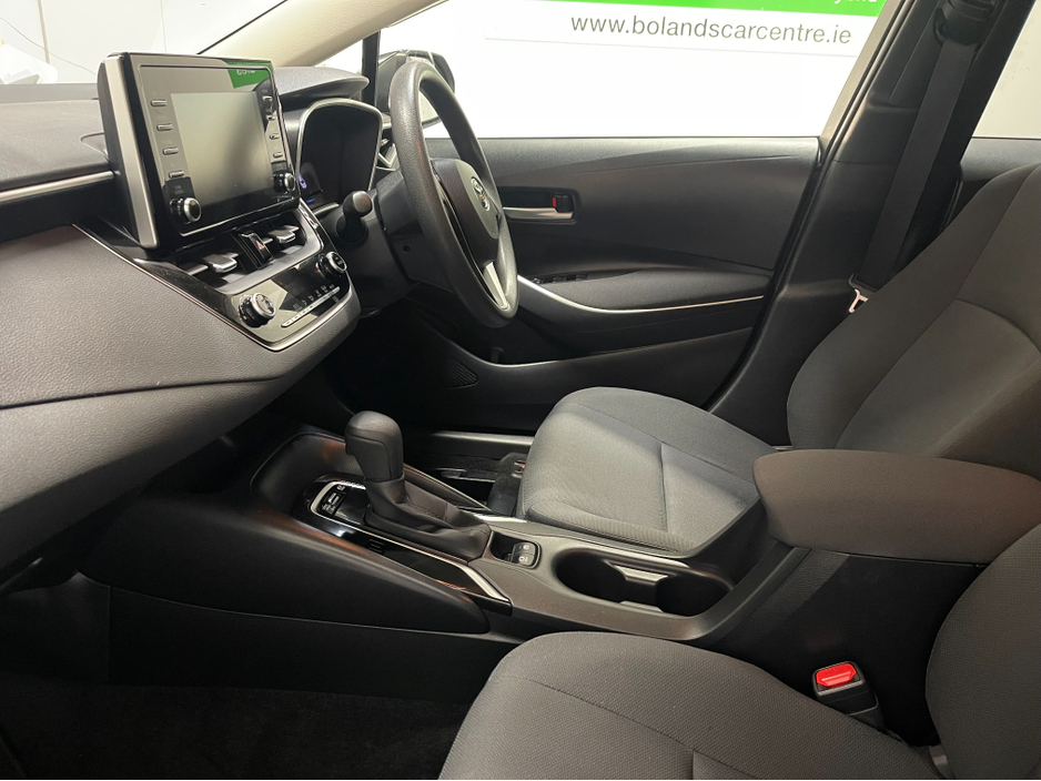 2021 Toyota Corolla - image 6