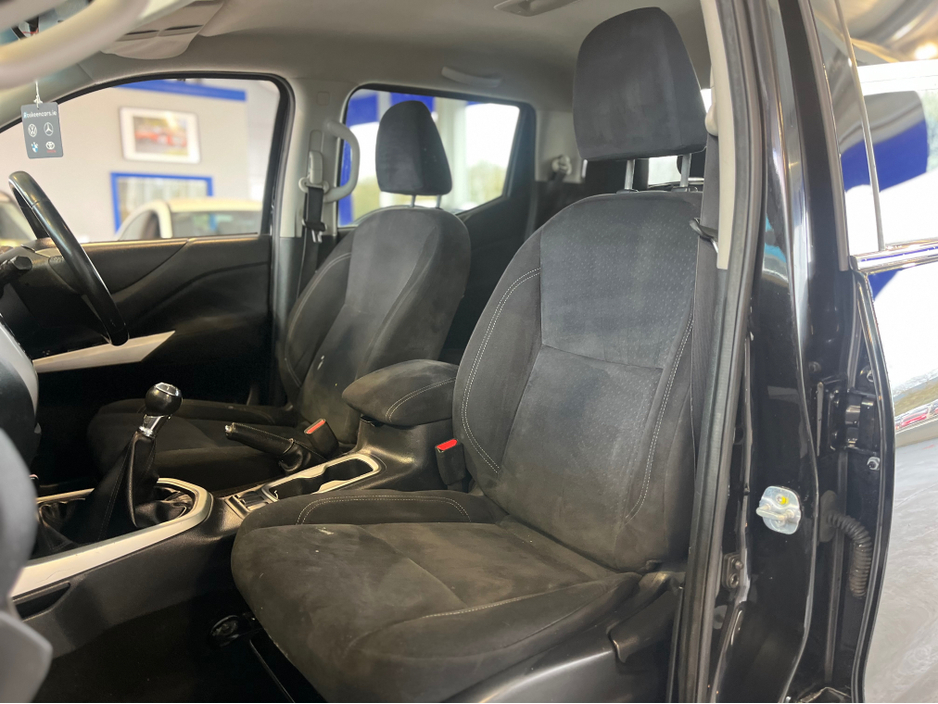 2018 Nissan Navara - image 10