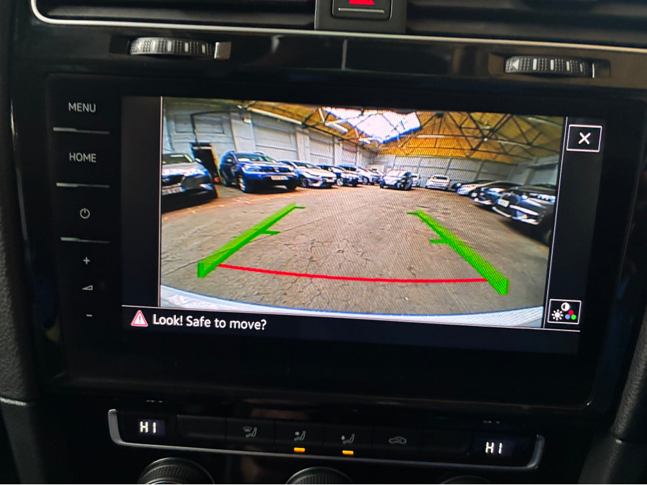 2018 Volkswagen Golf - image 9