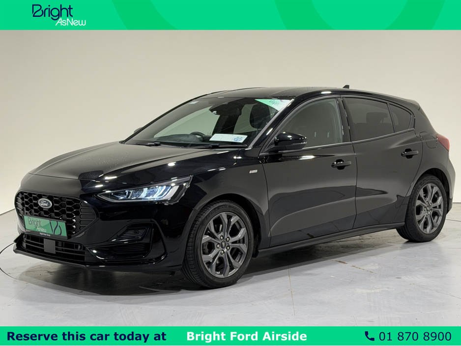 2023 Ford Focus - image 3