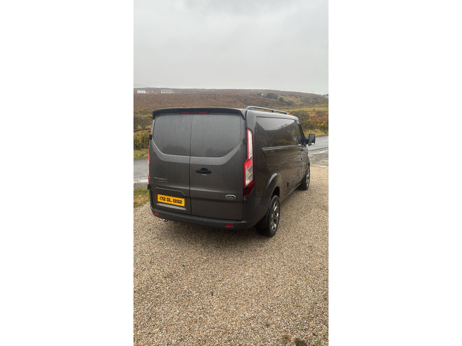 2017 Ford Transit Custom - image 8