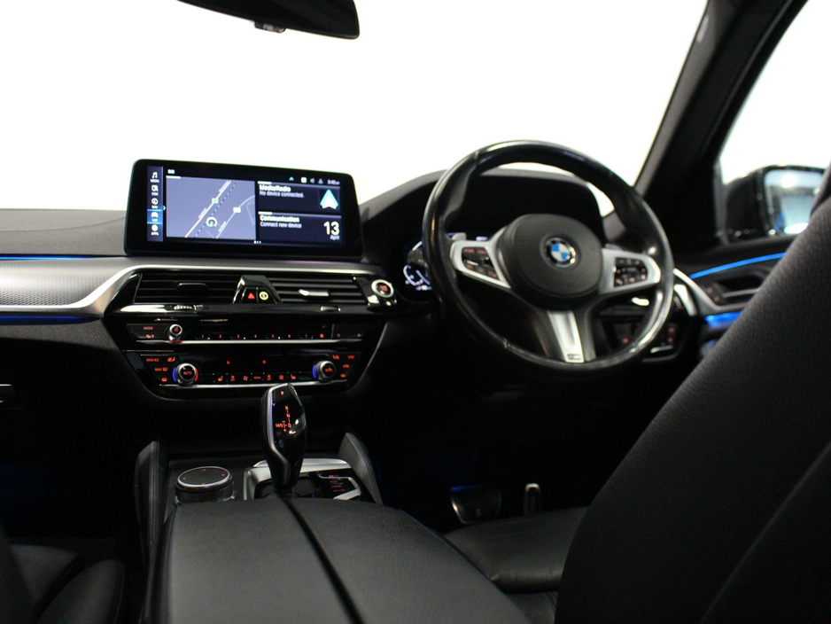2021 BMW 5 Series - image 22