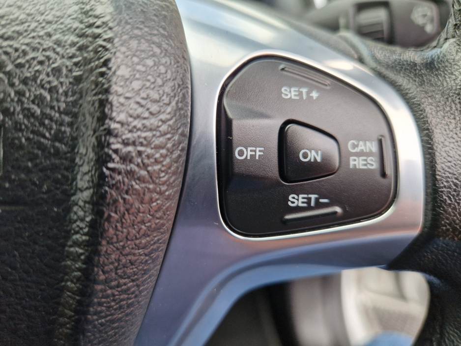 2016 Ford Fiesta - image 31