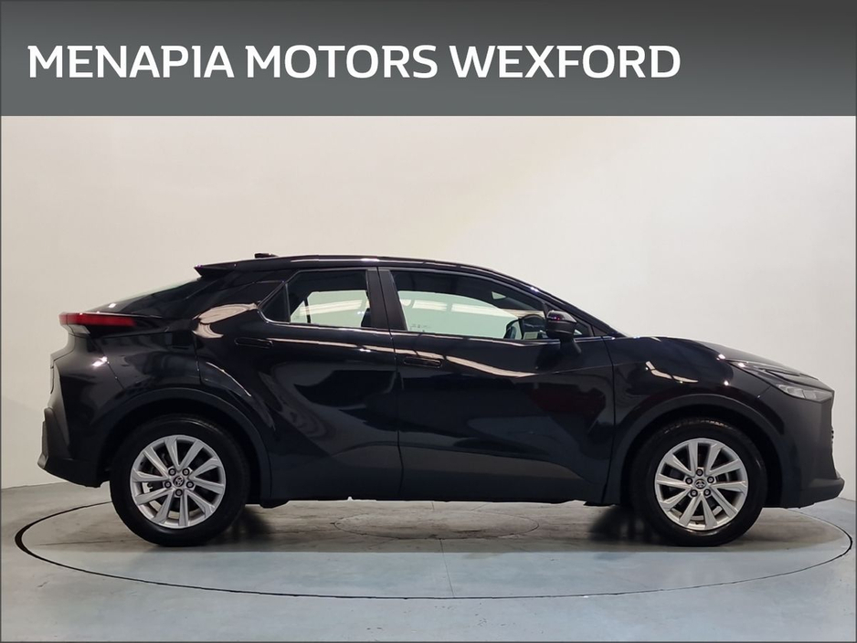 2024 Toyota C-HR - image 7