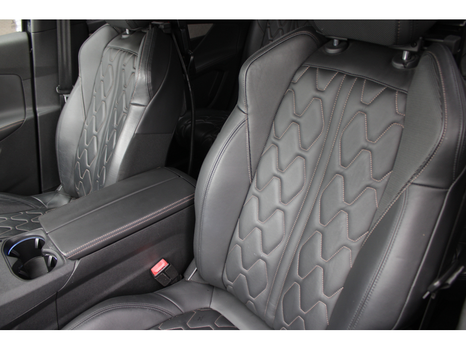 2018 Peugeot 5008 - image 26