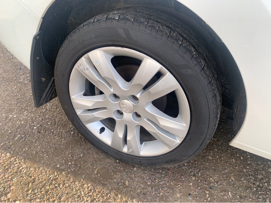 2015 Peugeot 5008 ACTIVE FAMILY 1.6 HDI 4DR €6,000