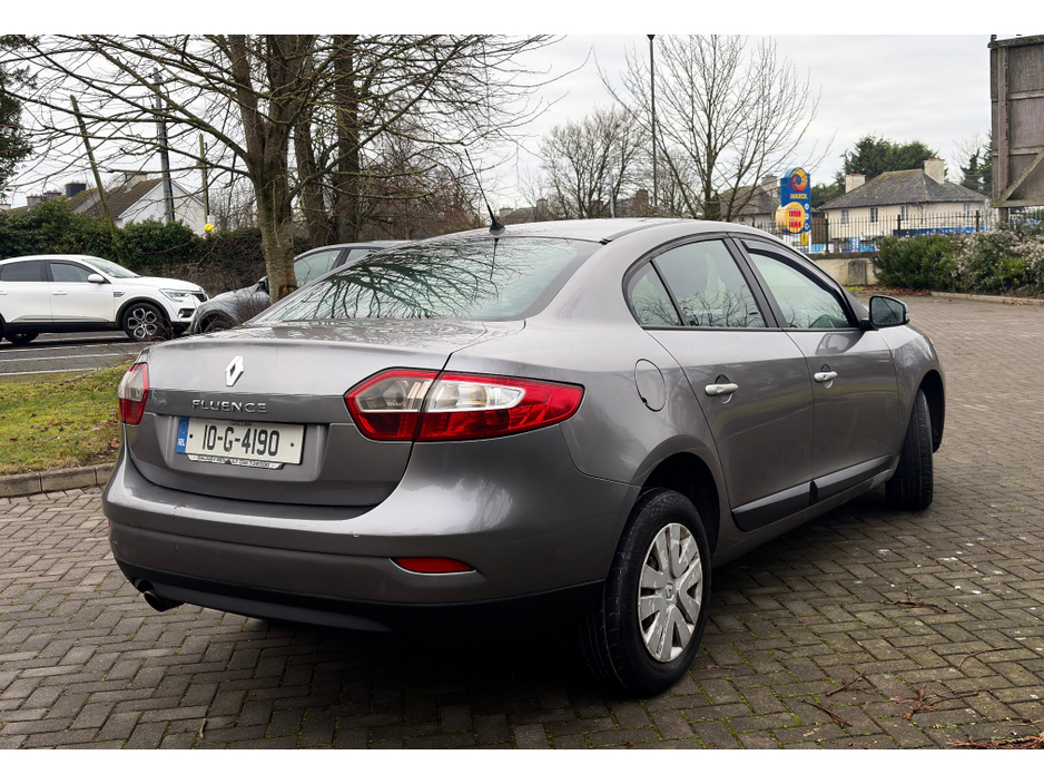 2010 Renault Fluence 1.5 DCI 86 ROYALE 4DR €990