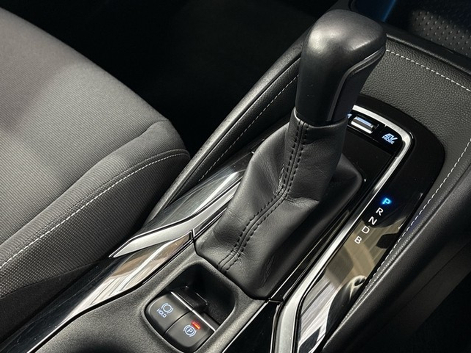 2020 Toyota Corolla COROLLA HYBRID L/SPORT HB €21,950