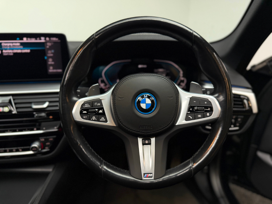 2023 BMW 5 Series - image 24