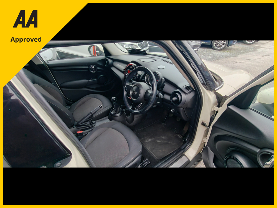 2016 MINI Hatch 2016 1.5 Petrol 5DR COOPER €10,950