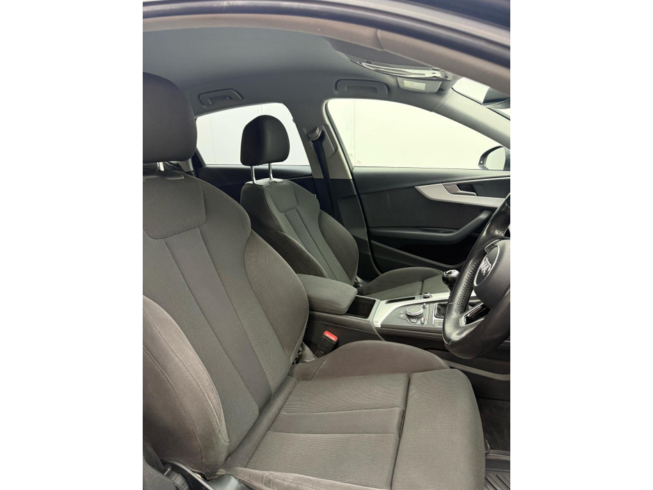 2017 Audi A4 - image 8