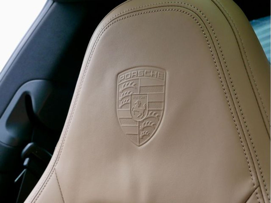 2022 Porsche 911 - image 31