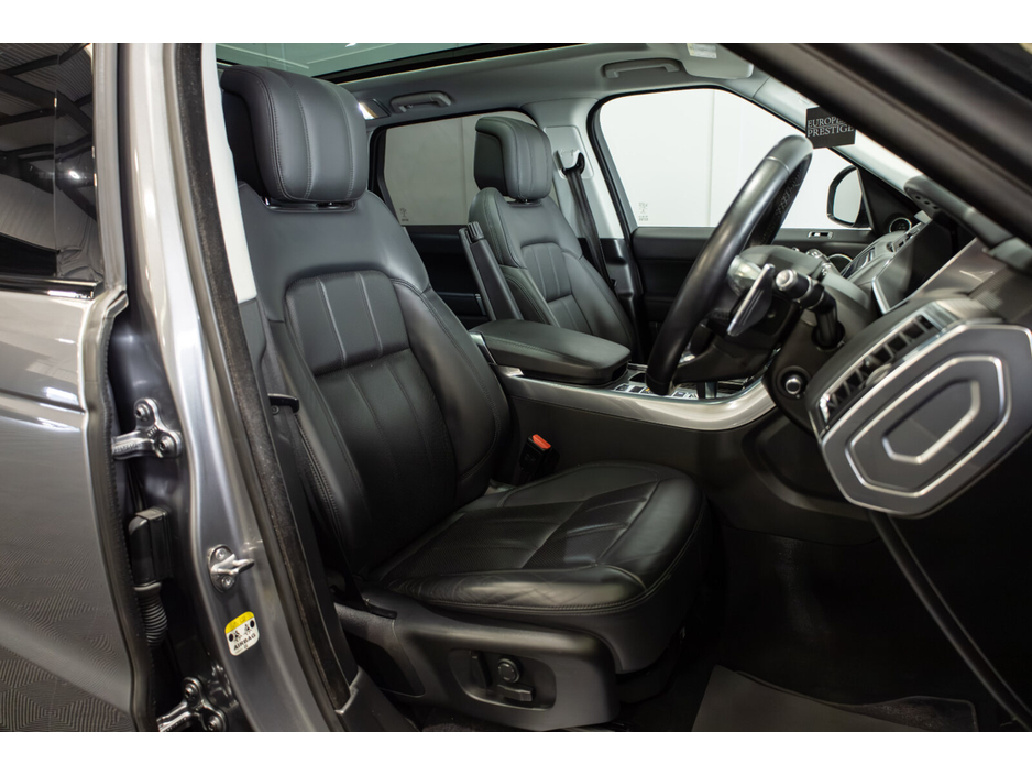 2021 Land Rover Range Rover Sport - image 10