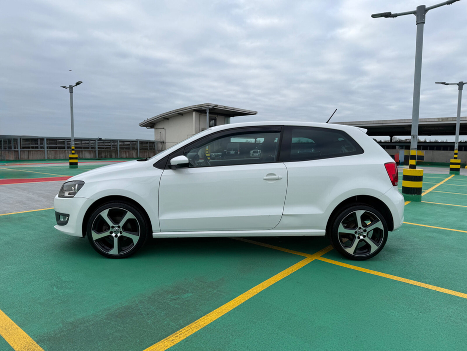 2012 Volkswagen Polo - image 7
