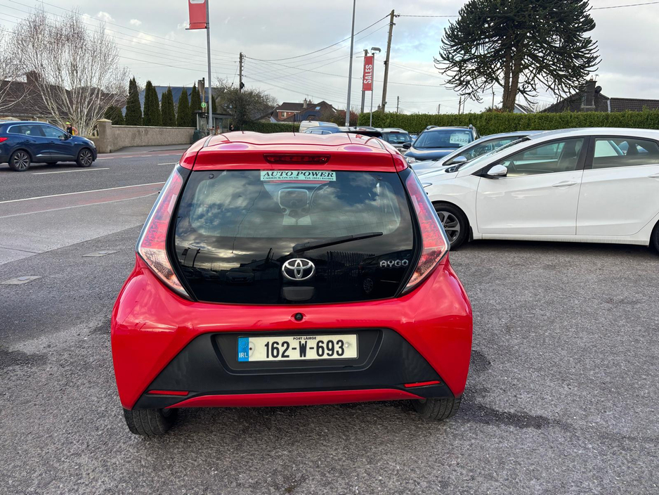 2016 Toyota Aygo - image 8