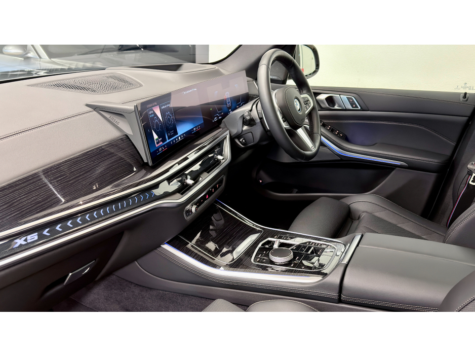 2025 BMW X5 50E MSPORT PRO €98,950