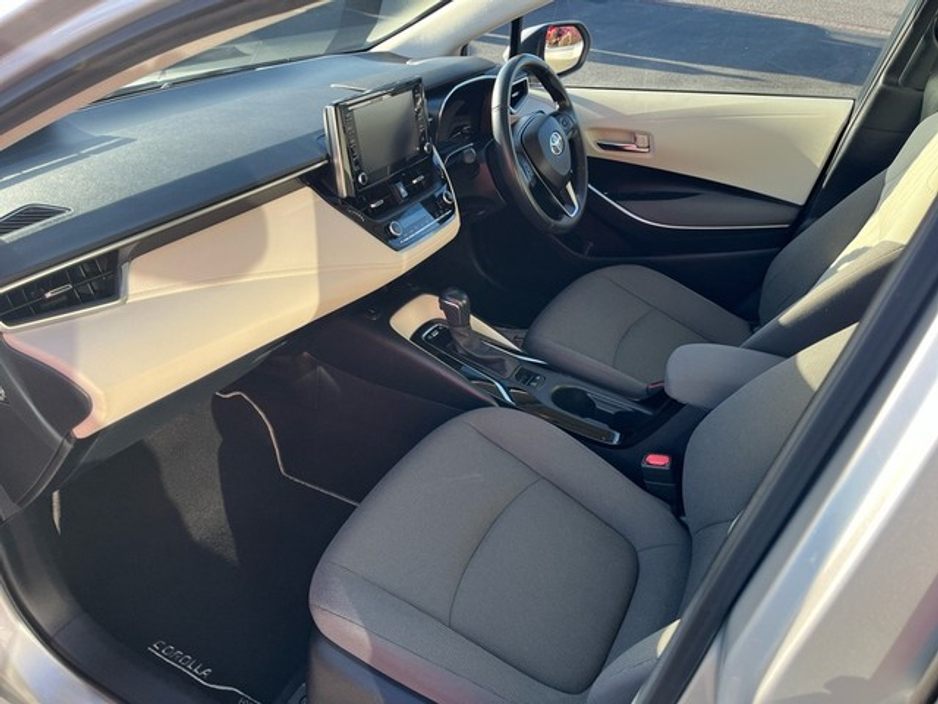 2021 Toyota Corolla - image 6