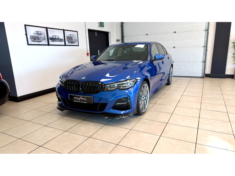 2022 BMW 3 Series - image 4