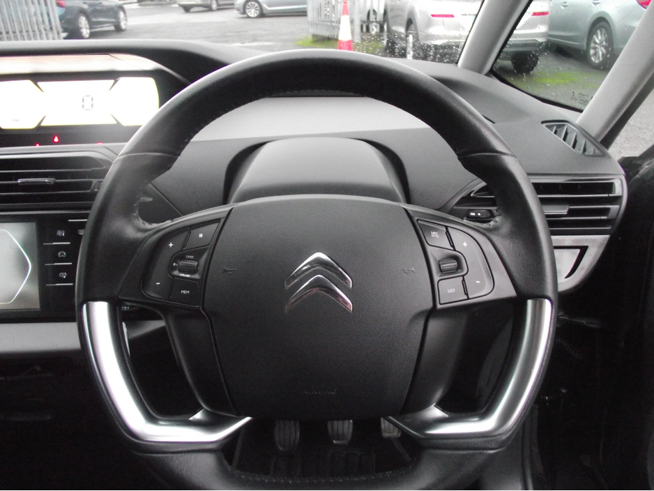2016 Citroen Grand C4 Picasso - image 5