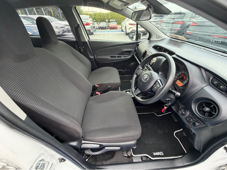 2019 Toyota Vitz - image 10