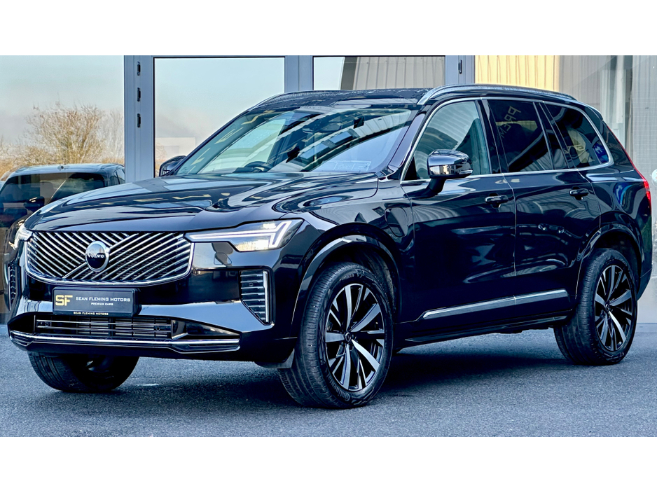 2025 Volvo XC90 CORE T8 PHEV AWD AUTO