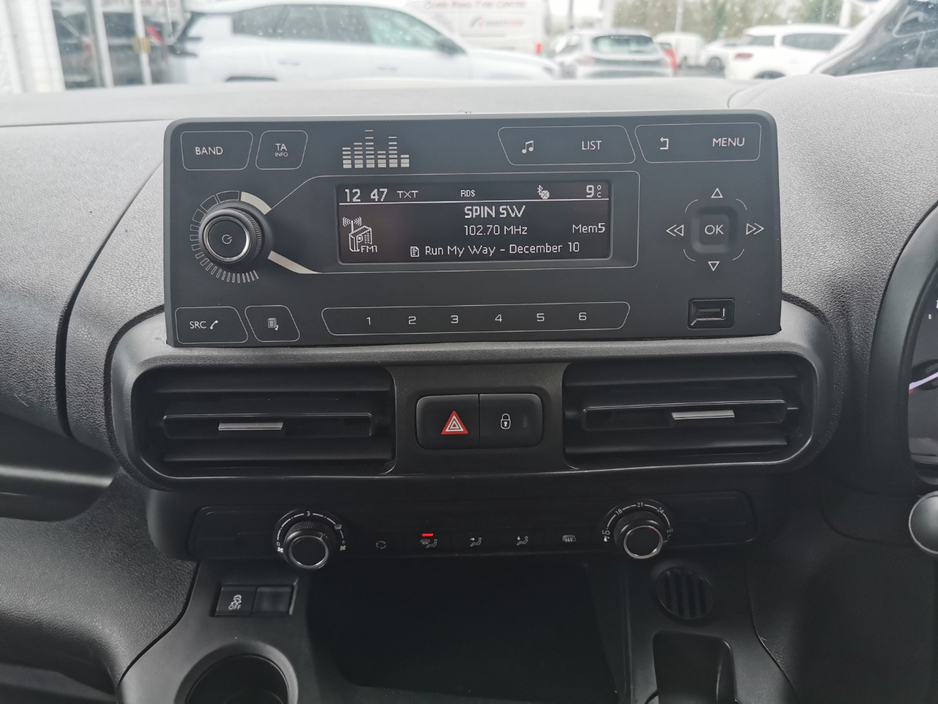 2022 Citroen Berlingo - image 7