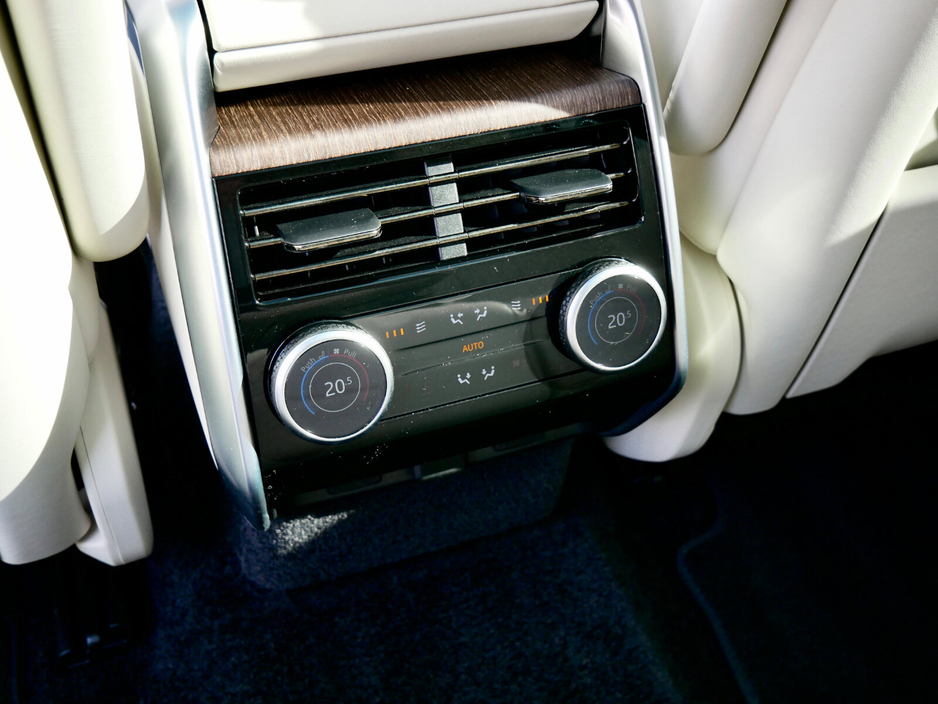 2025 Land Rover Range Rover - image 17