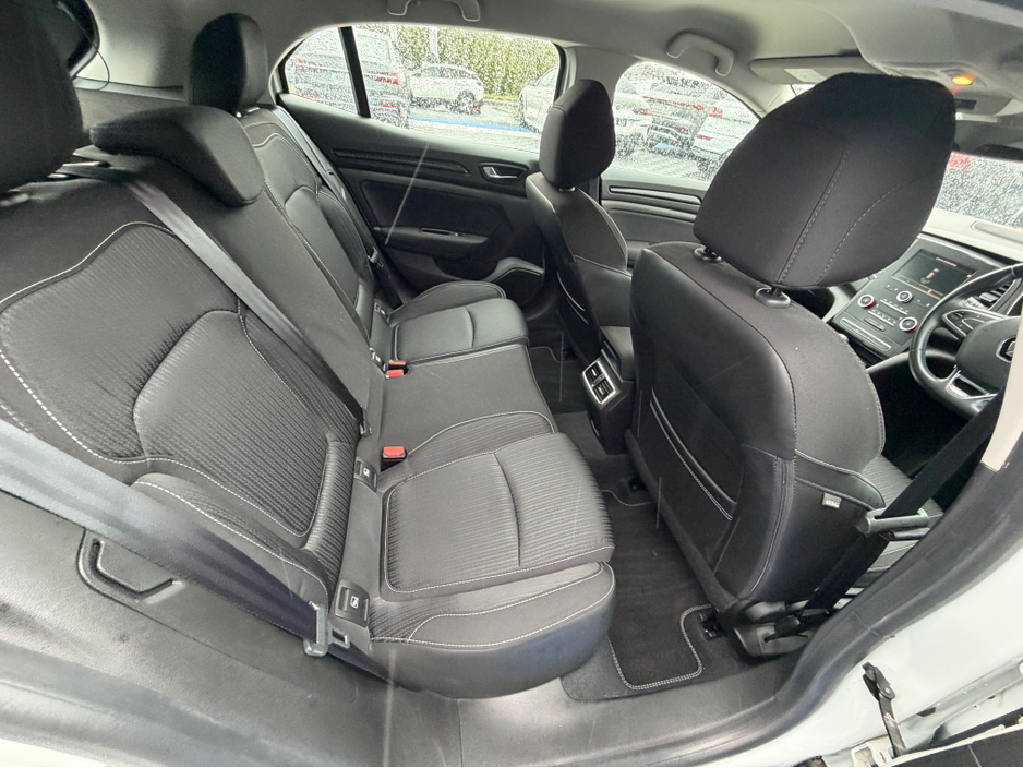 2018 Renault Megane - image 28
