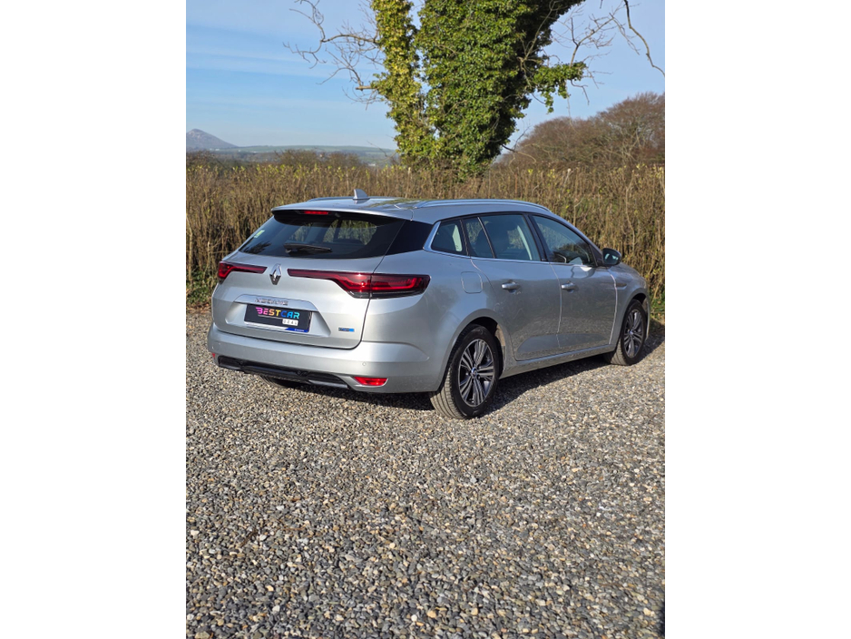 2021 Renault Megane - image 10