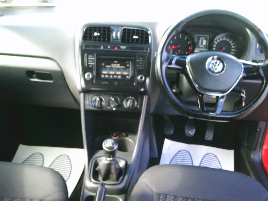 2015 Volkswagen Polo - image 7