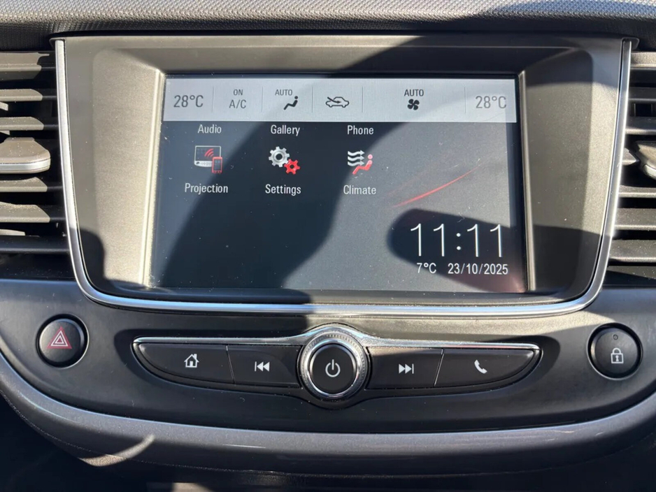 2022 Opel Crossland - image 16