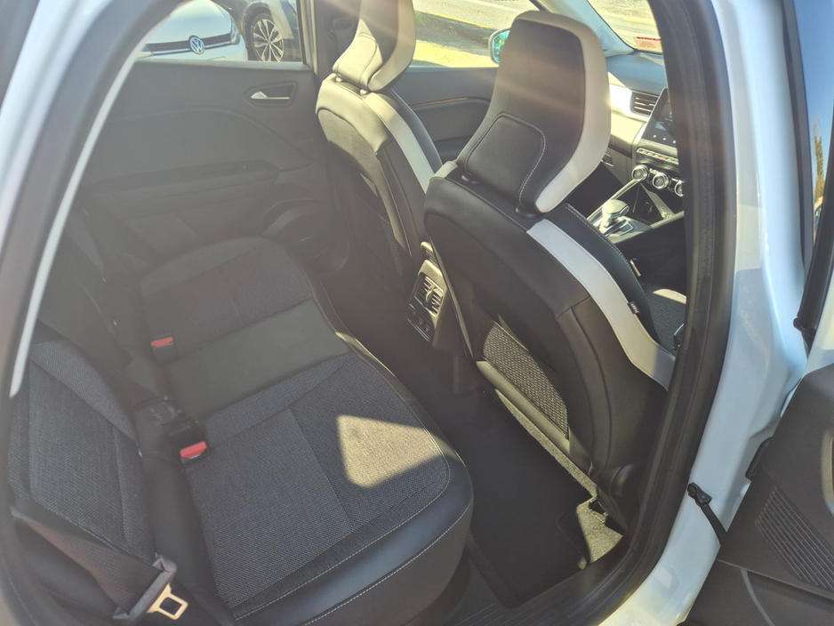 2021 Renault Captur - image 11